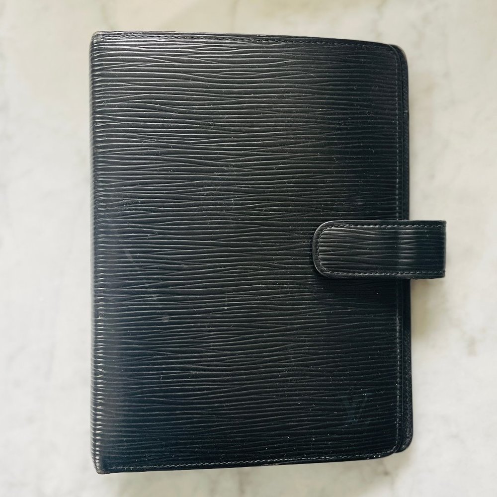 Louis Vuitton Medium Ring Agenda Black Epi Leather